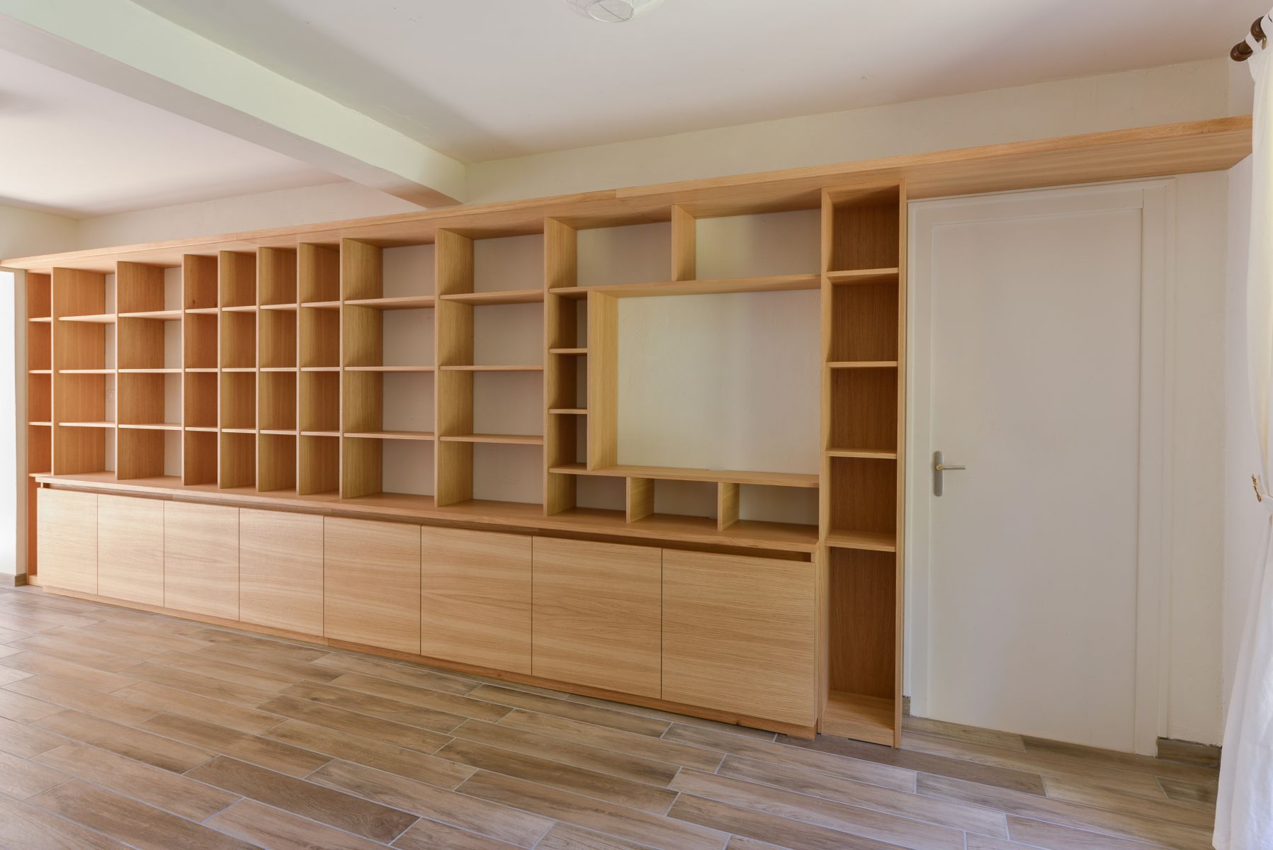 Bibliothèque pour un particulier. Crédit création : JERHOME / Crédit photo : Annelie Boivin (An'libellule)